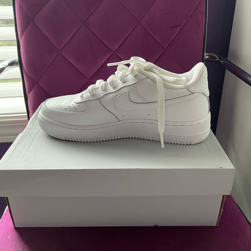 Air Force 1 (Size: Boys 6)